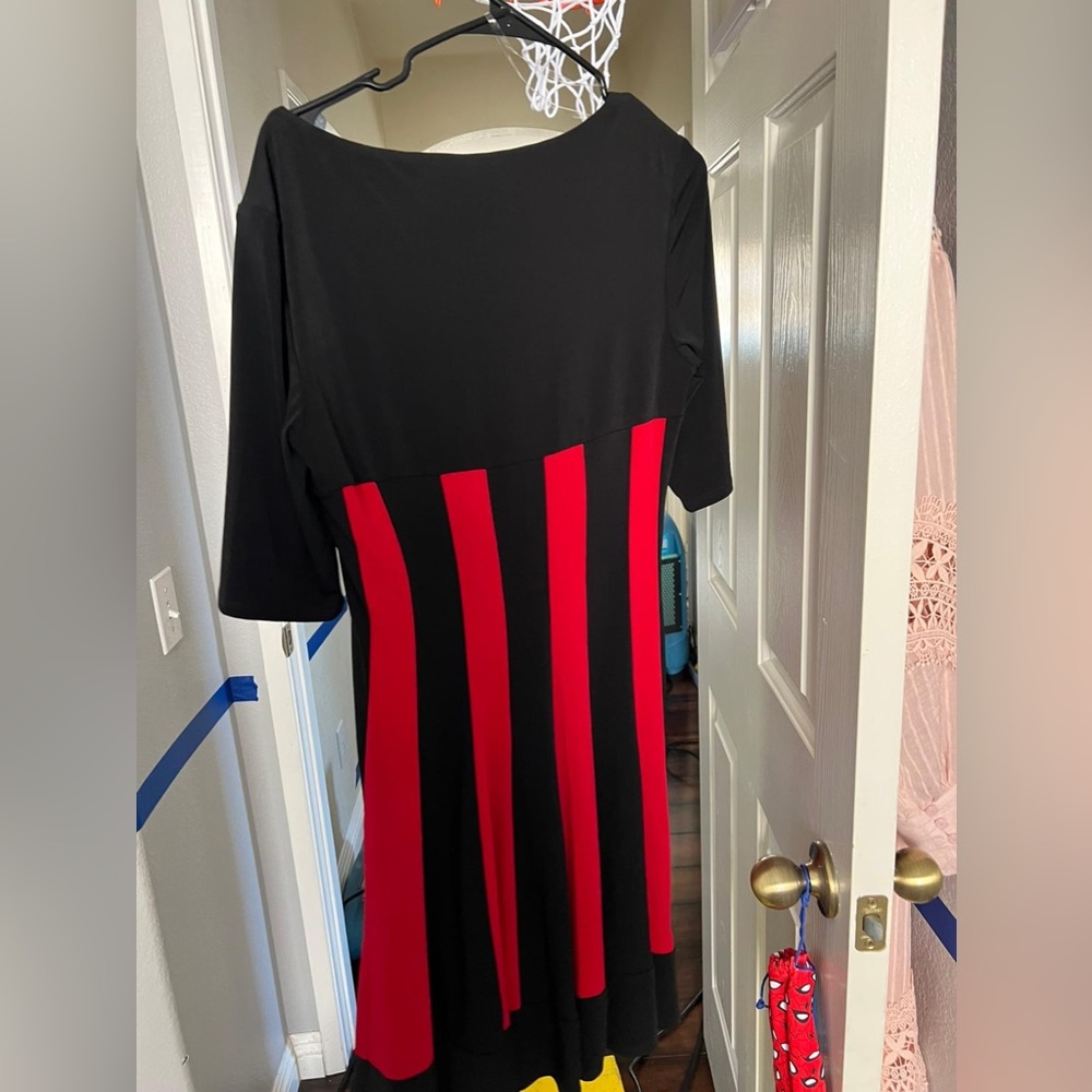 Dress black and red
